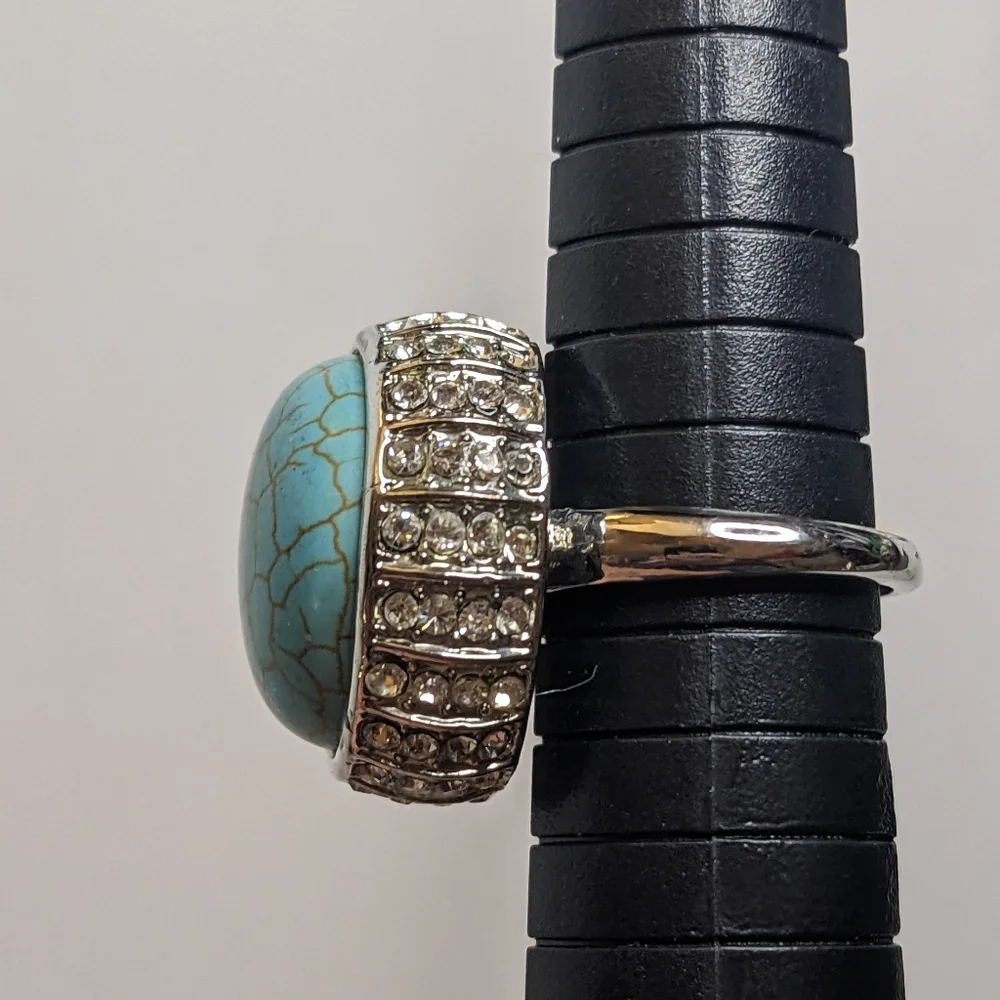 Turquoise Statement Ring Faux Turquoise Resin Stone Rhinestone Silver‎ Tone Band